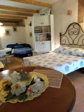 Abruzzocasacampagna Collecorvino - Monolocale con mini-cucina, giardino e parcheggio